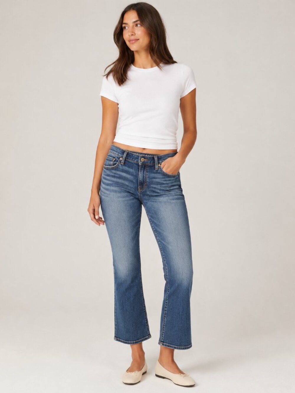 American Eagle Artist Crop Flare Jeans Women’s 8 Regular Medium Wash